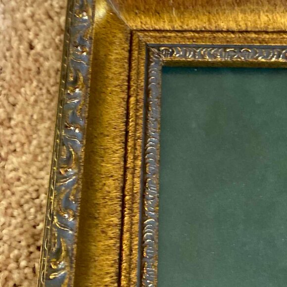 GOLD FRAME FEMALE PRINT SIGNED - SIZE 24 X 18 - Picture 3 of 8